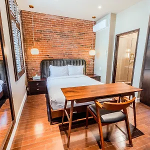 Self Check-in Boutique - Quartier Latin - 202 Montreal
